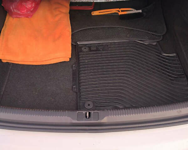 Ауди А5, объемом двигателя 1.8 л и пробегом 157 тыс. км за 11500 $, фото 16 на Automoto.ua