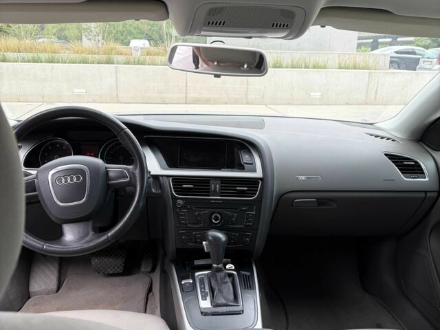 Сірий Ауді A5, об'ємом двигуна 2 л та пробігом 190 тис. км за 5845 $, фото 2 на Automoto.ua