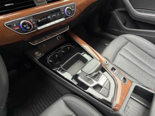 Серый Ауди А5, объемом двигателя 2 л и пробегом 16 тыс. км за 23100 $, фото 10 на Automoto.ua