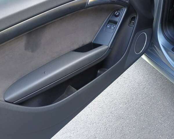 Сірий Ауді A5, об'ємом двигуна 3.2 л та пробігом 235 тис. км за 8499 $, фото 5 на Automoto.ua