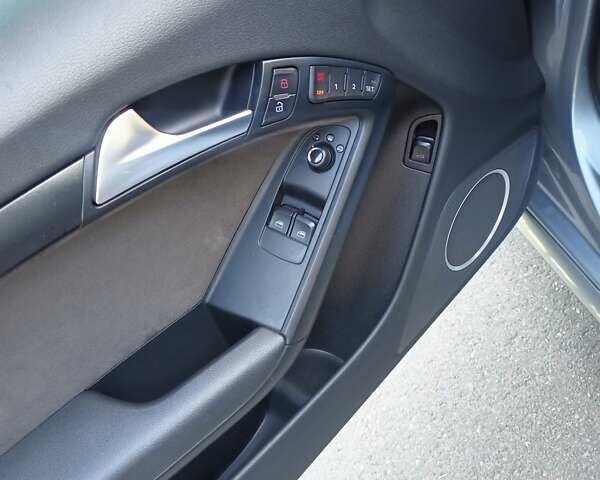 Сірий Ауді A5, об'ємом двигуна 3.2 л та пробігом 235 тис. км за 8499 $, фото 2 на Automoto.ua