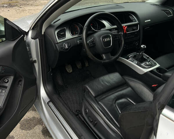 Серый Ауди А5, объемом двигателя 3 л и пробегом 310 тыс. км за 10300 $, фото 27 на Automoto.ua