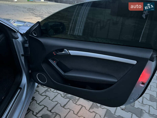 Сірий Ауді A5, об'ємом двигуна 1.98 л та пробігом 240 тис. км за 11200 $, фото 23 на Automoto.ua