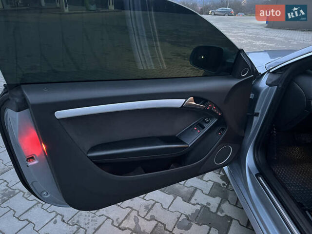 Сірий Ауді A5, об'ємом двигуна 1.98 л та пробігом 240 тис. км за 11200 $, фото 17 на Automoto.ua