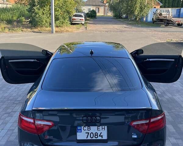 Серый Ауди А5, объемом двигателя 2 л и пробегом 220 тыс. км за 10300 $, фото 21 на Automoto.ua