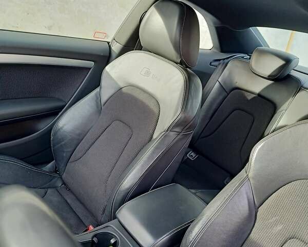 Сірий Ауді A5, об'ємом двигуна 2 л та пробігом 201 тис. км за 10000 $, фото 11 на Automoto.ua