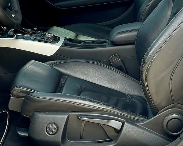 Сірий Ауді A5, об'ємом двигуна 1.98 л та пробігом 233 тис. км за 9999 $, фото 13 на Automoto.ua