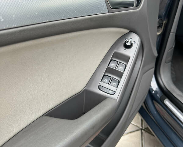 Ауді A5 2010 у Тернополі на Automoto.ua Сірий Ауді A5, об'ємом двигуна 2 л та пробігом 222 тис. км за 10000 $, фото 10 на Automoto.ua