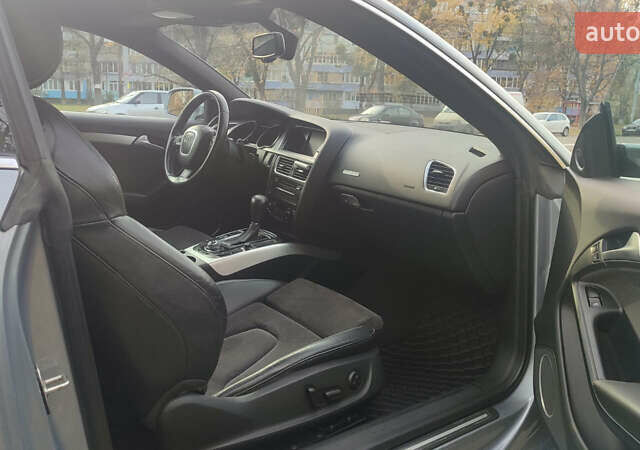 Серый Ауди А5, объемом двигателя 1.98 л и пробегом 175 тыс. км за 11000 $, фото 13 на Automoto.ua