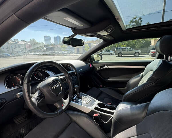 Серый Ауди А5, объемом двигателя 2 л и пробегом 134 тыс. км за 9000 $, фото 13 на Automoto.ua