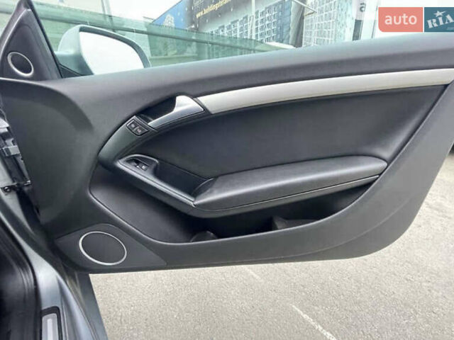 Серый Ауди А5, объемом двигателя 1.98 л и пробегом 290 тыс. км за 12000 $, фото 18 на Automoto.ua