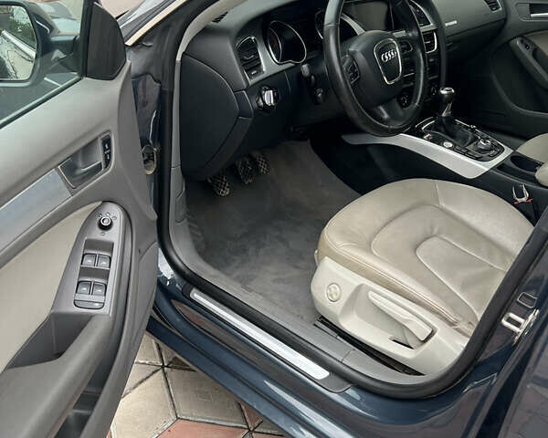 Ауді A5 2010 у Тернополі на Automoto.ua Сірий Ауді A5, об'ємом двигуна 2 л та пробігом 222 тис. км за 10000 $, фото 8 на Automoto.ua