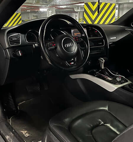 Серый Ауди А5, объемом двигателя 1.98 л и пробегом 290 тыс. км за 12000 $, фото 4 на Automoto.ua