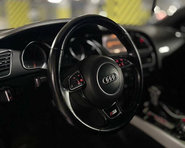 Серый Ауди А5, объемом двигателя 1.98 л и пробегом 290 тыс. км за 12000 $, фото 6 на Automoto.ua