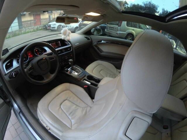 Сірий Ауді A5, об'ємом двигуна 2 л та пробігом 160 тис. км за 9999 $, фото 5 на Automoto.ua