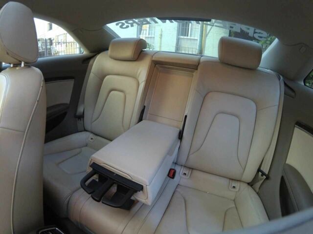 Сірий Ауді A5, об'ємом двигуна 2 л та пробігом 160 тис. км за 9999 $, фото 4 на Automoto.ua