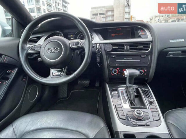 Серый Ауди А5, объемом двигателя 1.98 л и пробегом 290 тыс. км за 12000 $, фото 13 на Automoto.ua