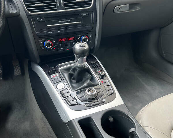 Ауді A5 2010 у Тернополі на Automoto.ua Сірий Ауді A5, об'ємом двигуна 2 л та пробігом 222 тис. км за 10000 $, фото 11 на Automoto.ua