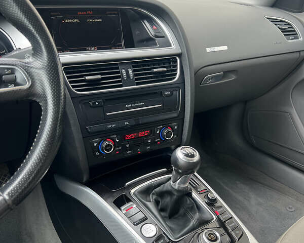 Ауді A5 2010 у Тернополі на Automoto.ua Сірий Ауді A5, об'ємом двигуна 2 л та пробігом 222 тис. км за 10000 $, фото 12 на Automoto.ua