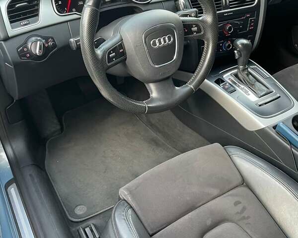 Сірий Ауді A5, об'ємом двигуна 1.98 л та пробігом 151 тис. км за 10700 $, фото 15 на Automoto.ua