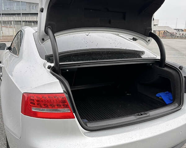 Серый Ауди А5, объемом двигателя 1.98 л и пробегом 192 тыс. км за 11800 $, фото 11 на Automoto.ua