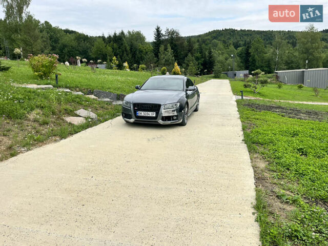 Ауди А5 2011 в Ровно на Automoto.ua Серый Ауди А5, объемом двигателя 1.98 л и пробегом 170 тыс. км за 10000 $, фото 1 на Automoto.ua