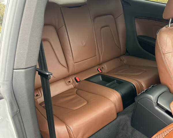 Серый Ауди А5, объемом двигателя 1.98 л и пробегом 192 тыс. км за 11800 $, фото 10 на Automoto.ua