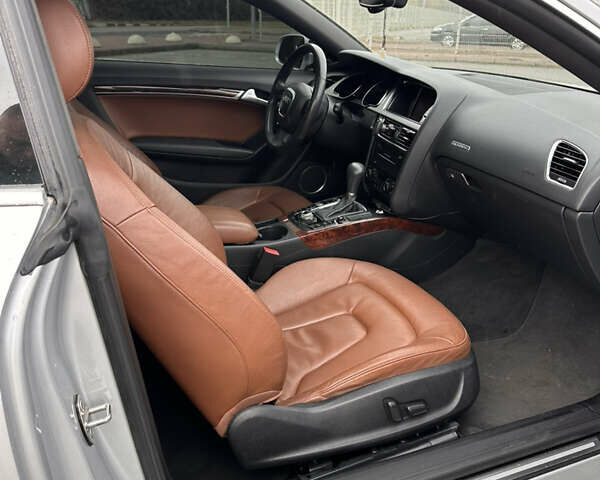 Серый Ауди А5, объемом двигателя 1.98 л и пробегом 192 тыс. км за 11800 $, фото 9 на Automoto.ua