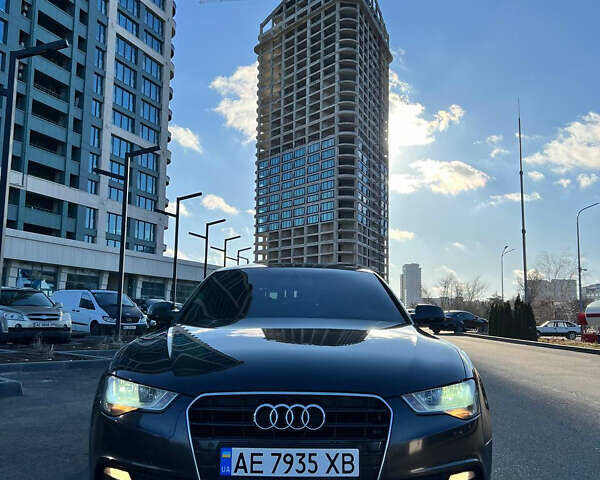 Серый Ауди А5, объемом двигателя 1.97 л и пробегом 235 тыс. км за 11000 $, фото 2 на Automoto.ua