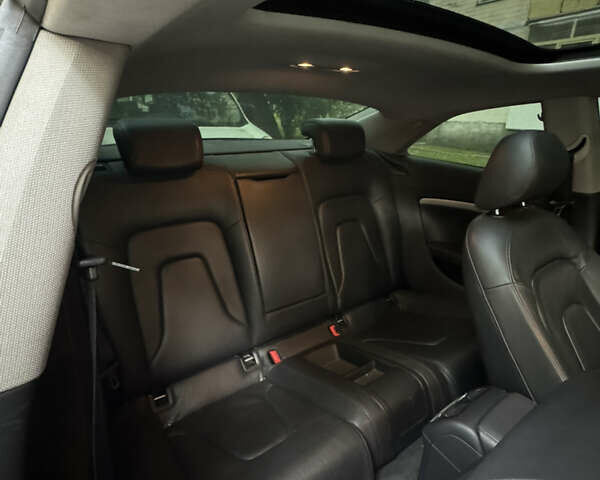 Серый Ауди А5, объемом двигателя 1.98 л и пробегом 193 тыс. км за 12500 $, фото 6 на Automoto.ua