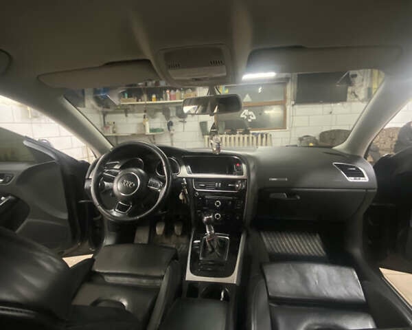 Серый Ауди А5, объемом двигателя 1.97 л и пробегом 380 тыс. км за 12000 $, фото 6 на Automoto.ua