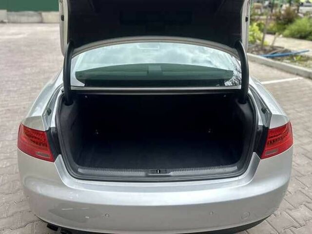 Серый Ауди А5, объемом двигателя 2 л и пробегом 103 тыс. км за 10000 $, фото 13 на Automoto.ua