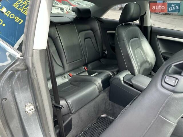 Сірий Ауді A5, об'ємом двигуна 1.98 л та пробігом 195 тис. км за 11990 $, фото 32 на Automoto.ua