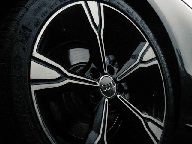 Серый Ауди А5, объемом двигателя 2 л и пробегом 205 тыс. км за 13700 $, фото 6 на Automoto.ua