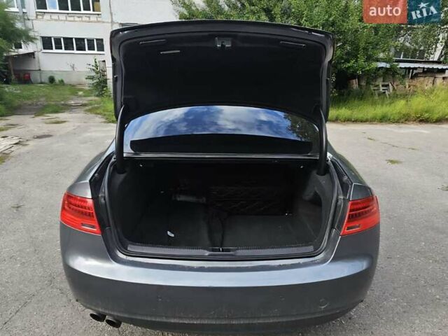 Серый Ауди А5, объемом двигателя 1.98 л и пробегом 160 тыс. км за 14500 $, фото 1 на Automoto.ua