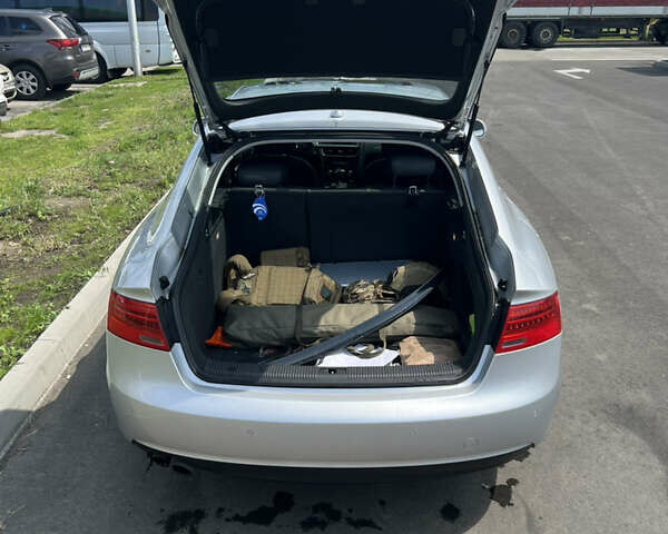 Серый Ауди А5, объемом двигателя 1.97 л и пробегом 222 тыс. км за 16000 $, фото 11 на Automoto.ua