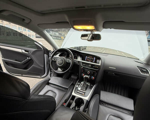 Сірий Ауді A5, об'ємом двигуна 2 л та пробігом 159 тис. км за 15800 $, фото 33 на Automoto.ua