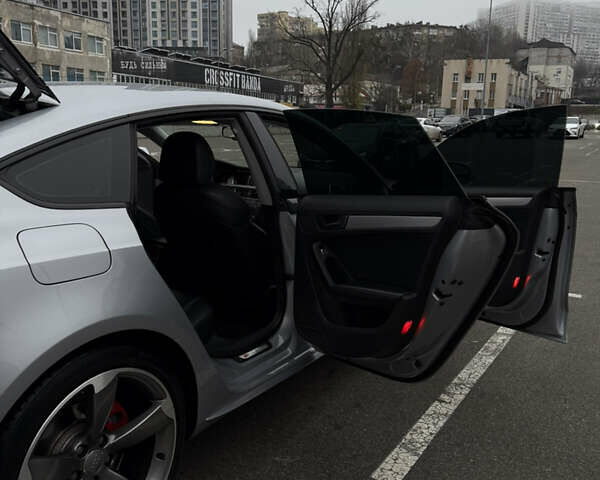 Сірий Ауді A5, об'ємом двигуна 2 л та пробігом 159 тис. км за 15800 $, фото 20 на Automoto.ua