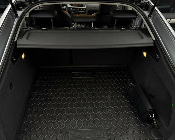 Сірий Ауді A5, об'ємом двигуна 2 л та пробігом 159 тис. км за 15800 $, фото 30 на Automoto.ua