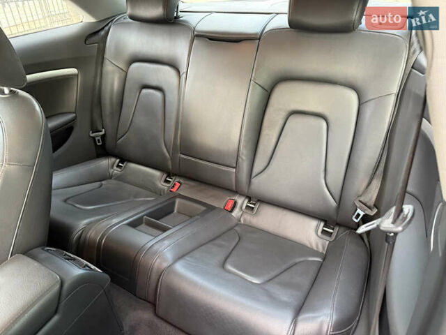 Серый Ауди А5, объемом двигателя 1.98 л и пробегом 163 тыс. км за 12900 $, фото 13 на Automoto.ua