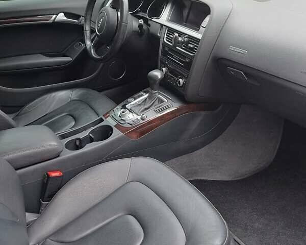 Серый Ауди А5, объемом двигателя 2 л и пробегом 58 тыс. км за 17500 $, фото 5 на Automoto.ua