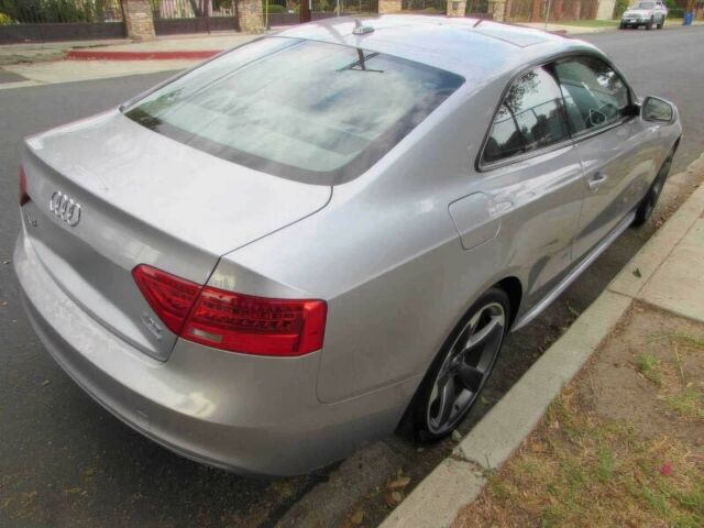 Сірий Ауді A5, об'ємом двигуна 2 л та пробігом 75 тис. км за 8800 $, фото 3 на Automoto.ua