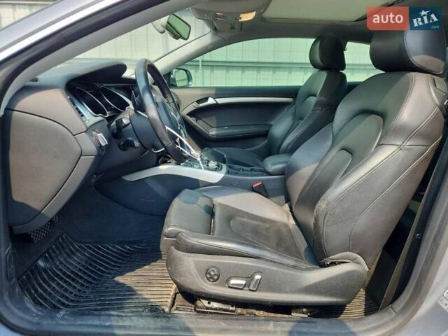 Серый Ауди А5, объемом двигателя 2 л и пробегом 93 тыс. км за 1500 $, фото 6 на Automoto.ua