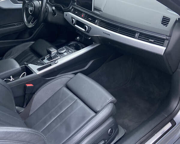 Серый Ауди А5, объемом двигателя 1.98 л и пробегом 179 тыс. км за 18900 $, фото 19 на Automoto.ua