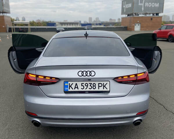 Серый Ауди А5, объемом двигателя 1.98 л и пробегом 179 тыс. км за 18900 $, фото 21 на Automoto.ua