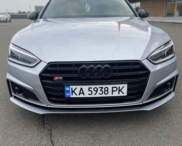 Серый Ауди А5, объемом двигателя 1.98 л и пробегом 179 тыс. км за 18900 $, фото 5 на Automoto.ua
