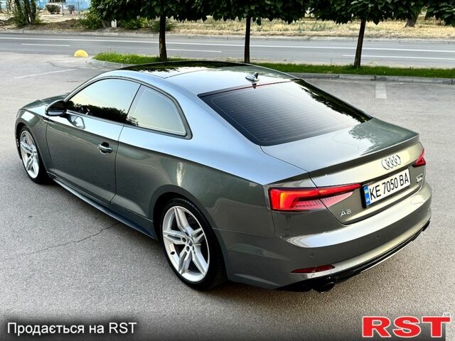 Сірий Ауді A5, об'ємом двигуна 2 л та пробігом 71 тис. км за 19999 $, фото 1 на Automoto.ua
