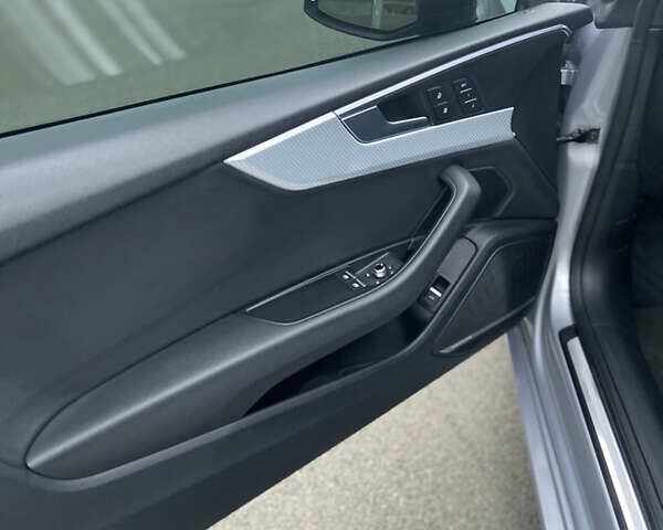 Серый Ауди А5, объемом двигателя 1.98 л и пробегом 179 тыс. км за 18900 $, фото 18 на Automoto.ua