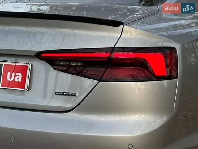 Серый Ауди А5, объемом двигателя 2 л и пробегом 129 тыс. км за 21990 $, фото 11 на Automoto.ua