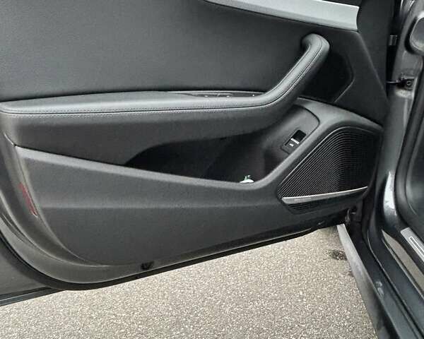 Серый Ауди А5, объемом двигателя 1.98 л и пробегом 93 тыс. км за 26000 $, фото 20 на Automoto.ua